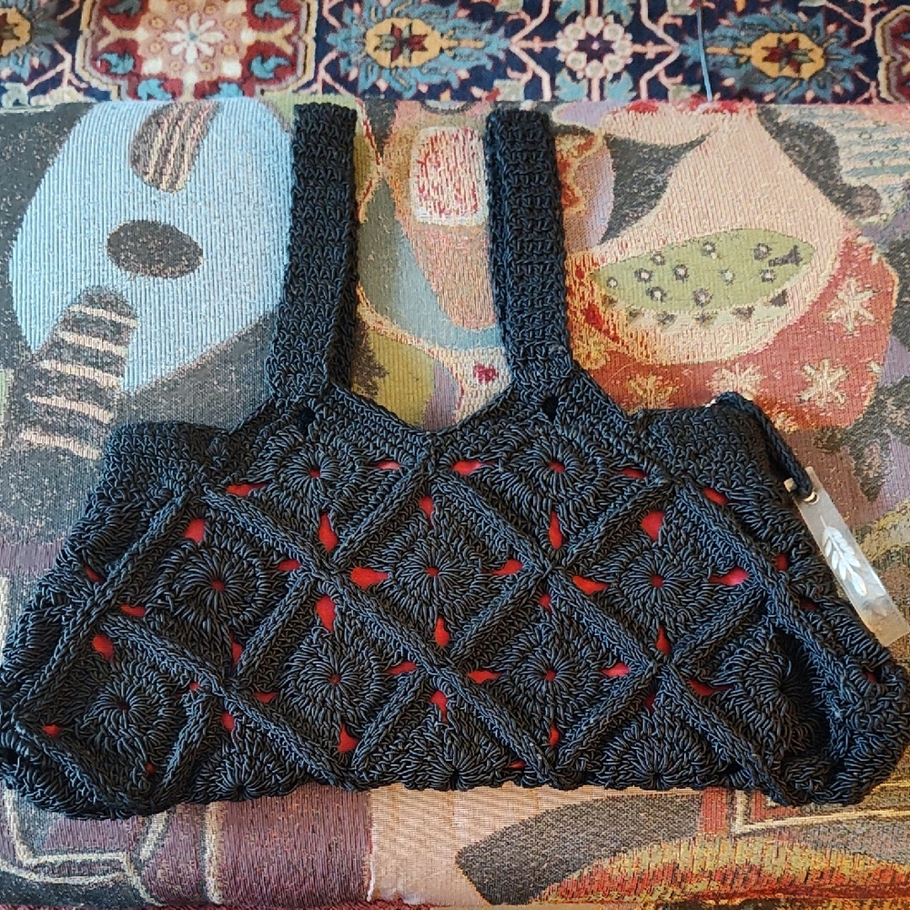 Black Openwork Diamond Weave Hand Bag